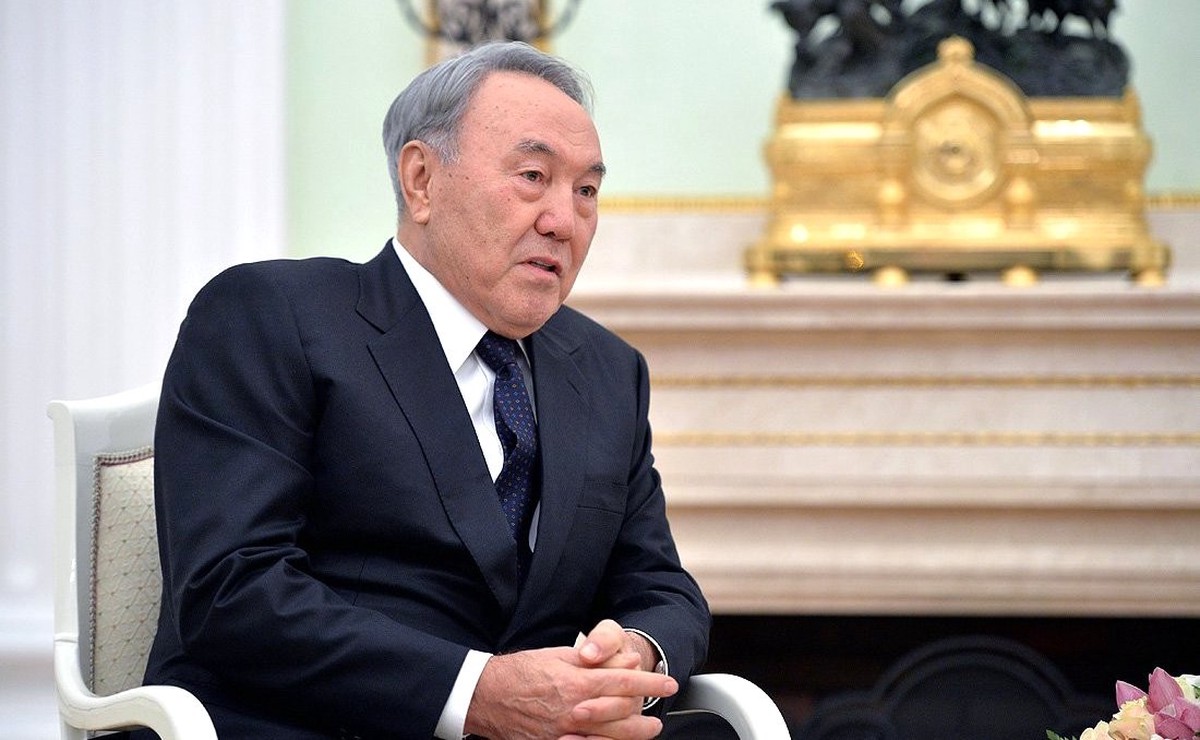 Экс-президент Казахстана заявил о близости мира к ядерной катастрофе
