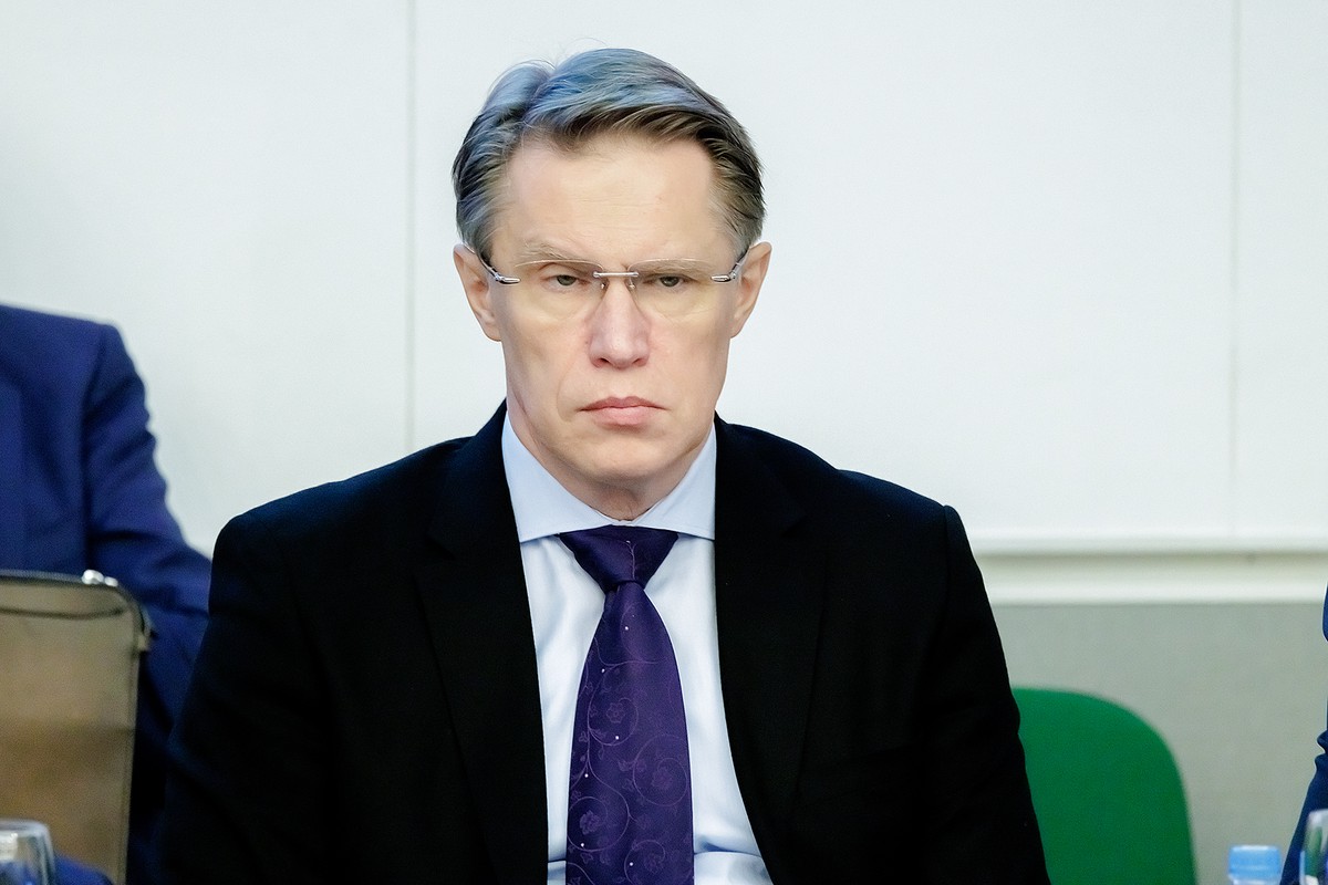 Мурашко поручил обеспечить доступность всех видов медпомощи пострадавшим в Орске