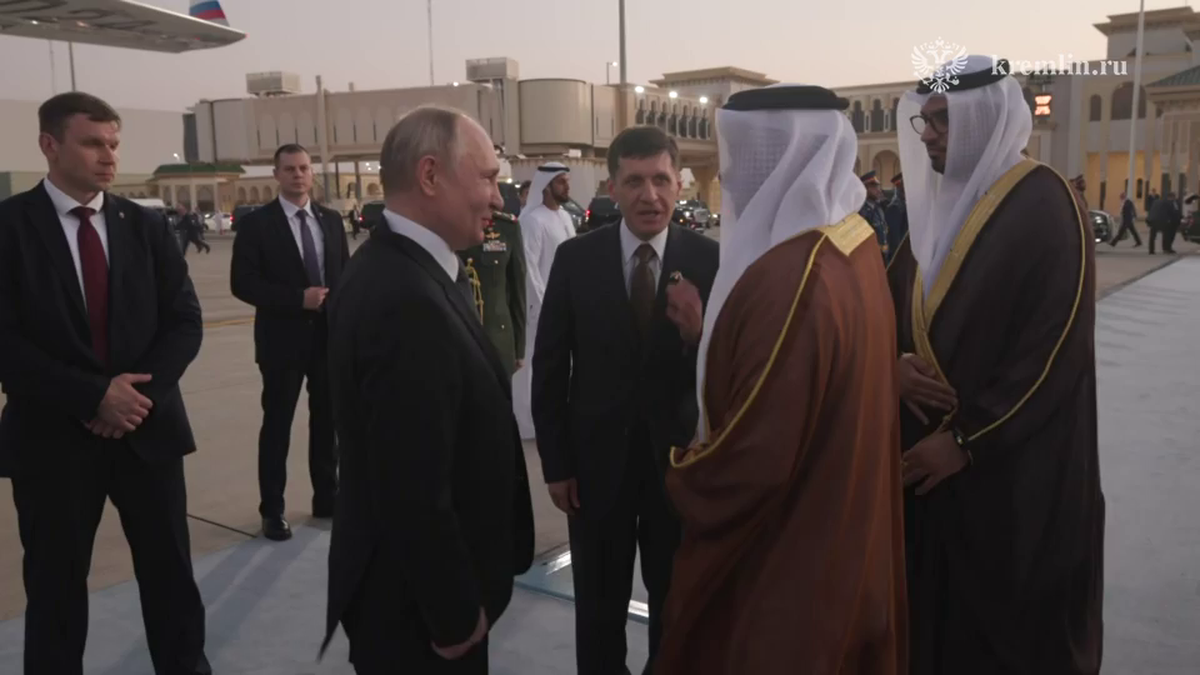 Путин завершил рабочий визит в ОАЭ, следующая остановка – Саудовская Аравия