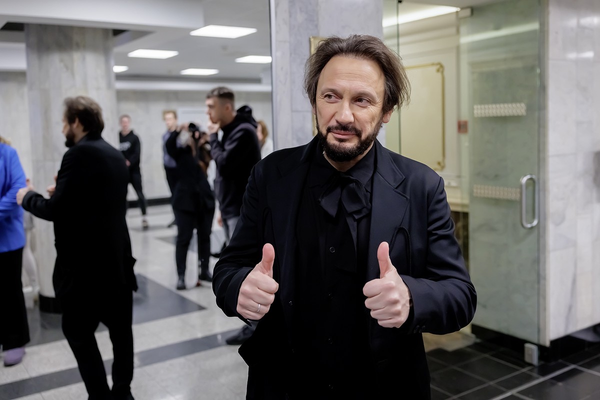 Поклонницы Стаса Михайлова потребовали от оскорбившей их кумира Пугачёвой публичных извинений