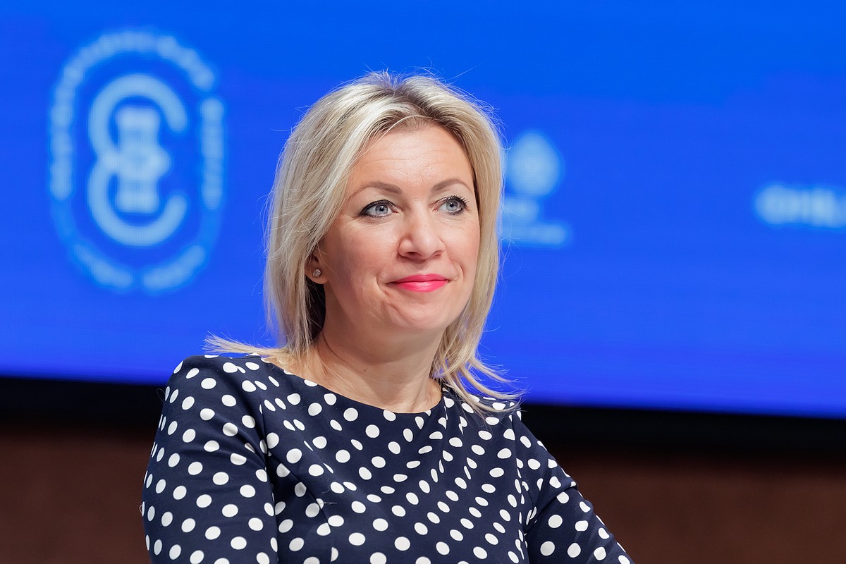 Захарова похвалила Санду за откровенность после заявления о подкупе на выборах