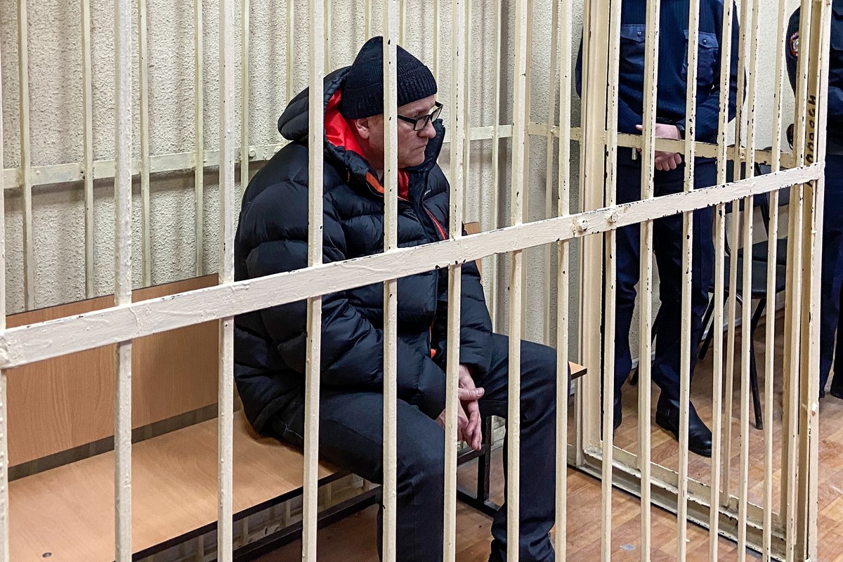 Суд отпустил из СИЗО отца школьницы, устроившей стрельбу в брянской гимназии