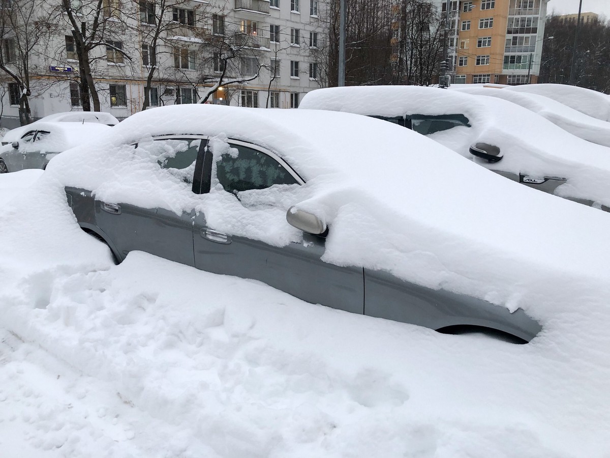 Назван безопасный способ завести авто на морозе