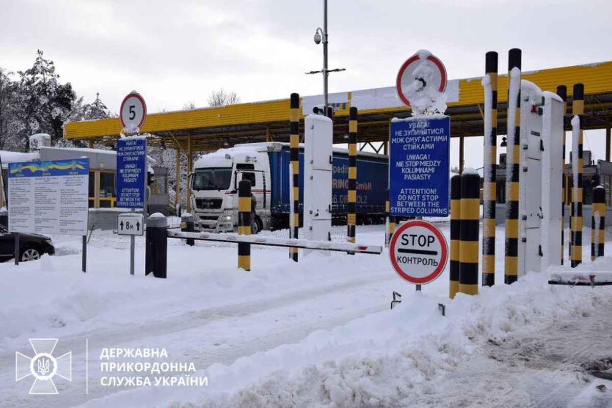 На украинском КПП на границе с Польшей скопилось почти 4 тыс. грузовиков