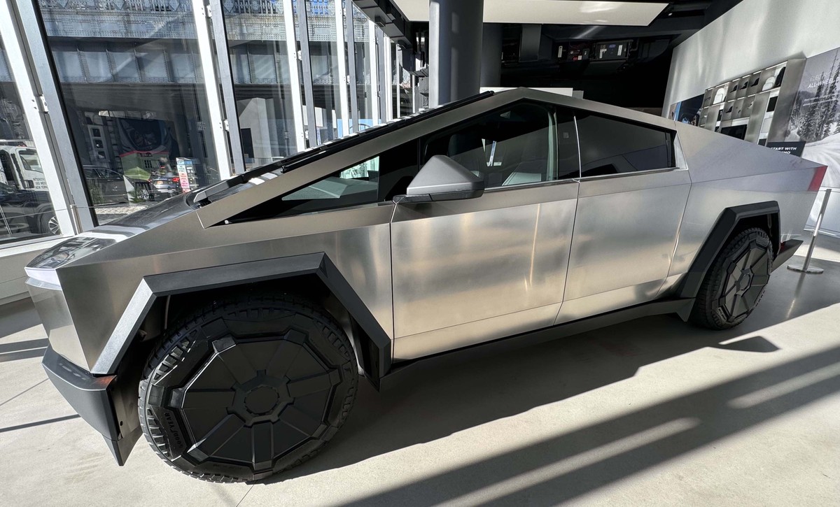 Илон Маск подтвердил, что Tesla Cybertruck сможет плавать