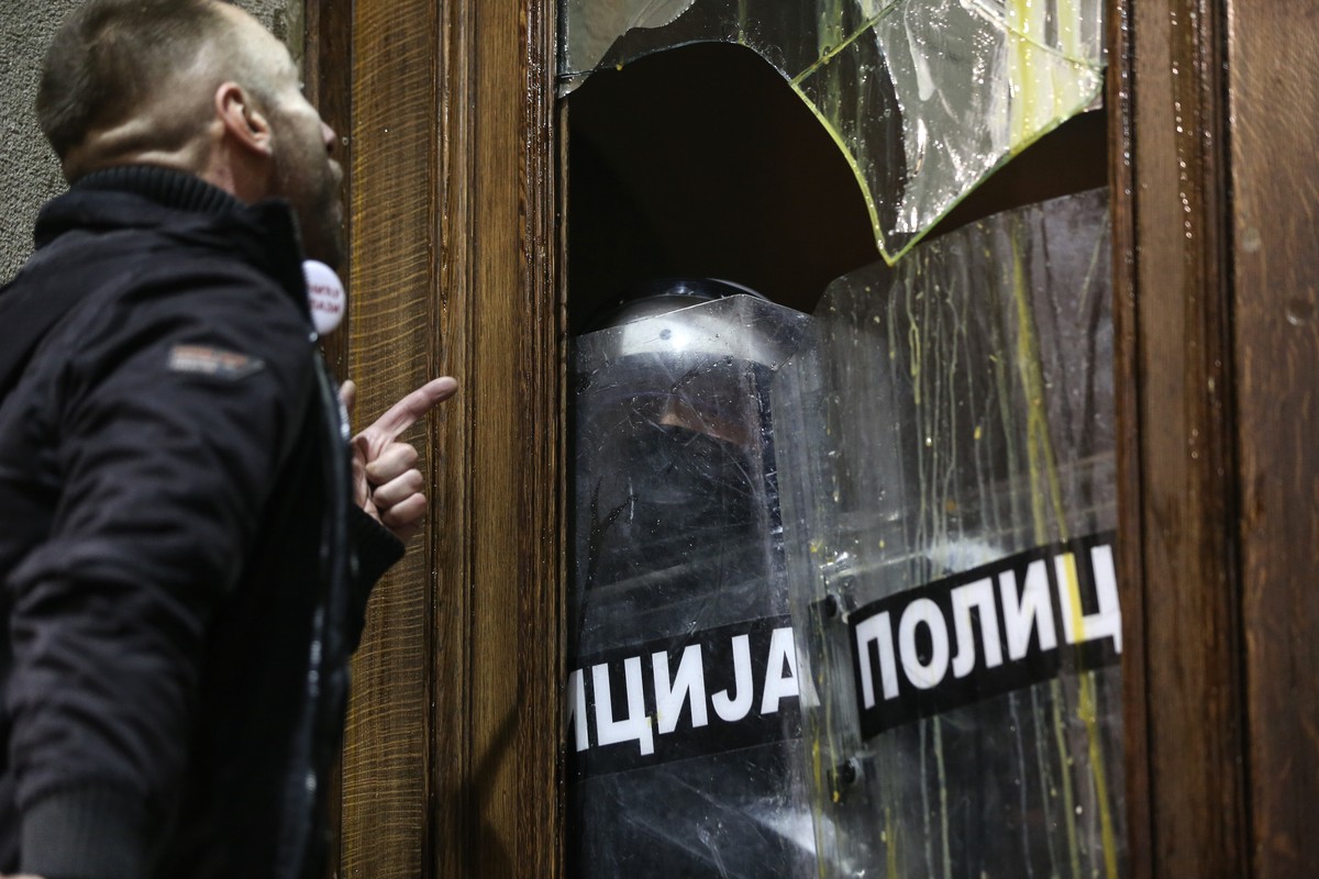 Политолог: Планируемый Западом госпереворот в Сербии не состоится после работы спецслужб РФ