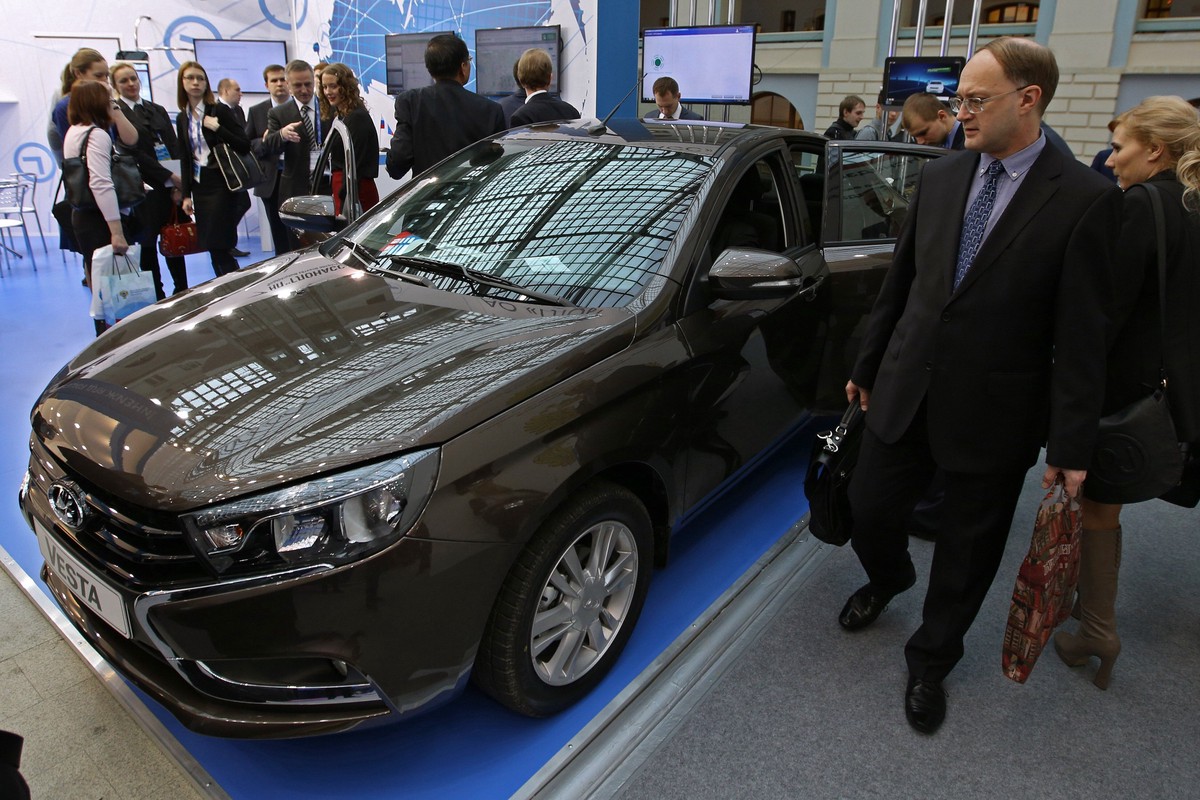 В гараж Госдумы поступила партия отечественных Lada Vesta