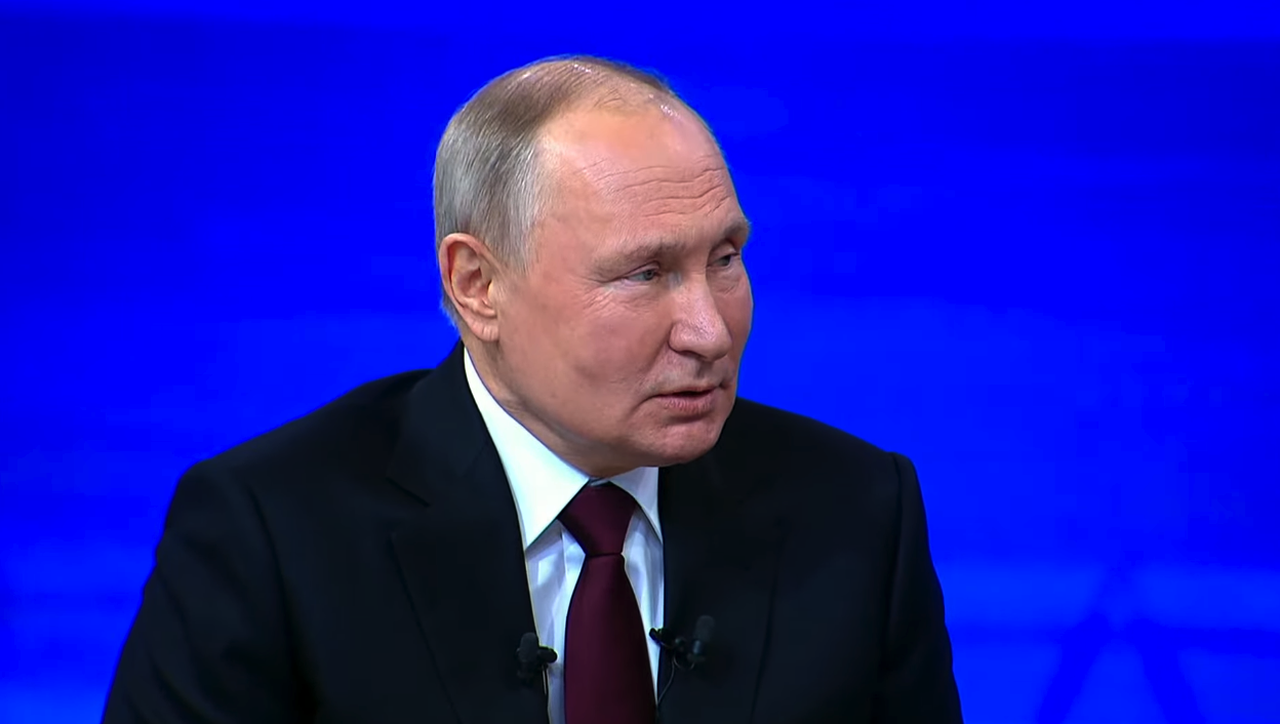 Путин: Запад продолжает вести против России гибридную войну