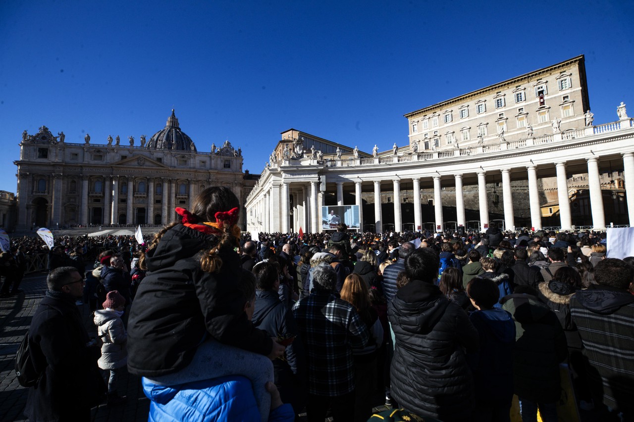 Поп-скандал: как решение Ватикана о благословении однополых пар изменит европейское общество