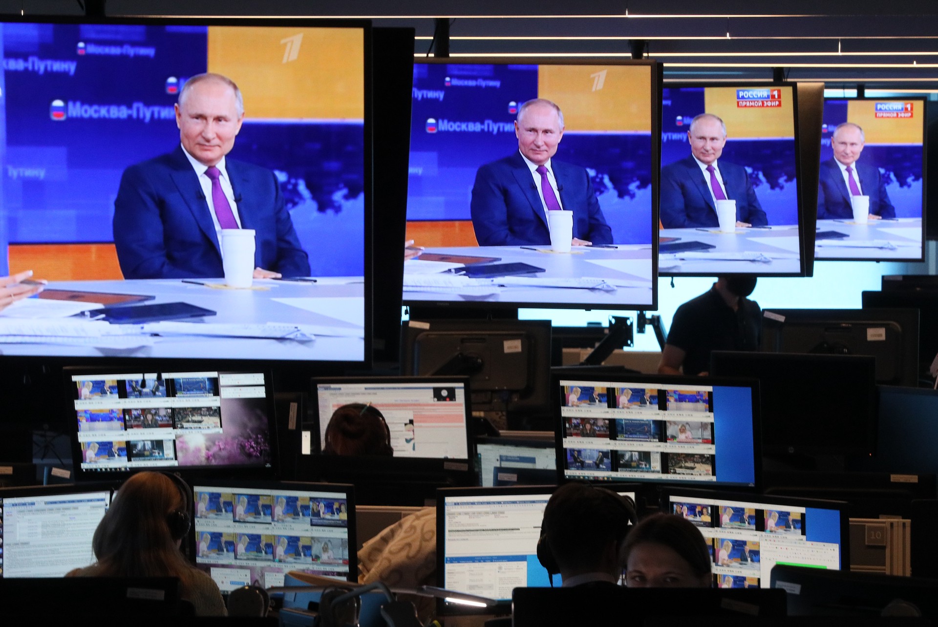 «Прямая линия с Владимиром Путиным»: какие вопросы хотели бы задать президенту деятели культуры