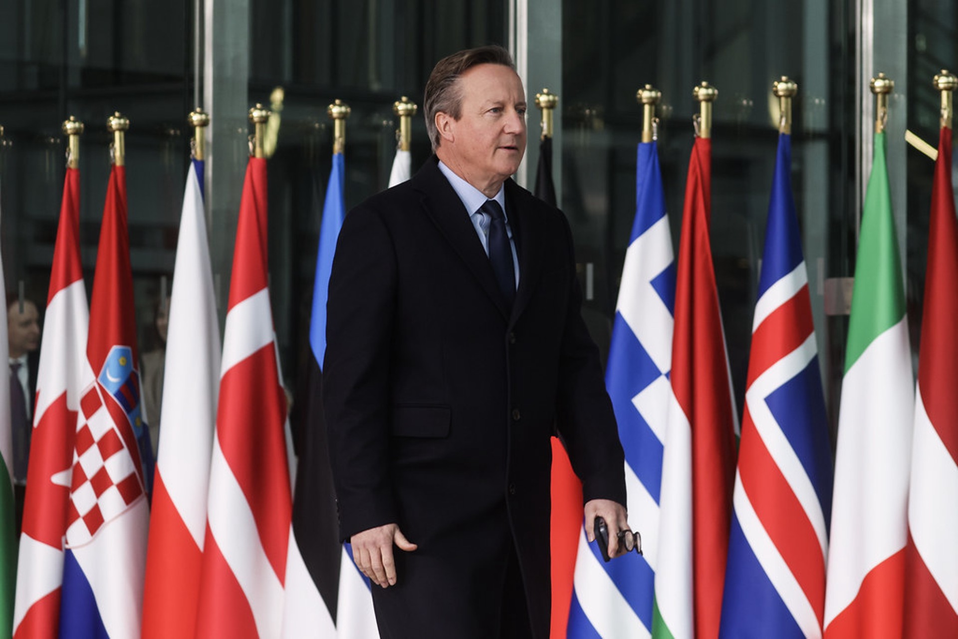Давит Кэмерон: сможет ли Великобритания выпросить у США помощь для Украины