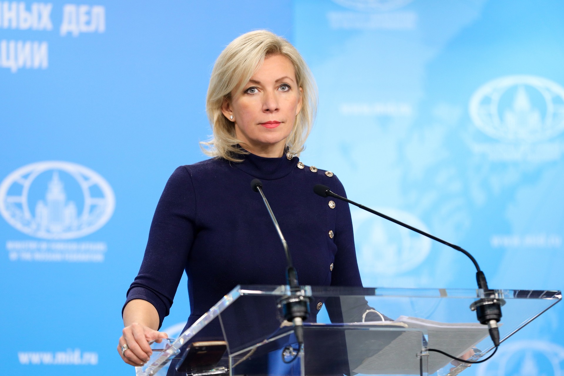 Захарова отреагировала на решение генсека ООН не смотреть интервью Путина журналисту Карлсону
