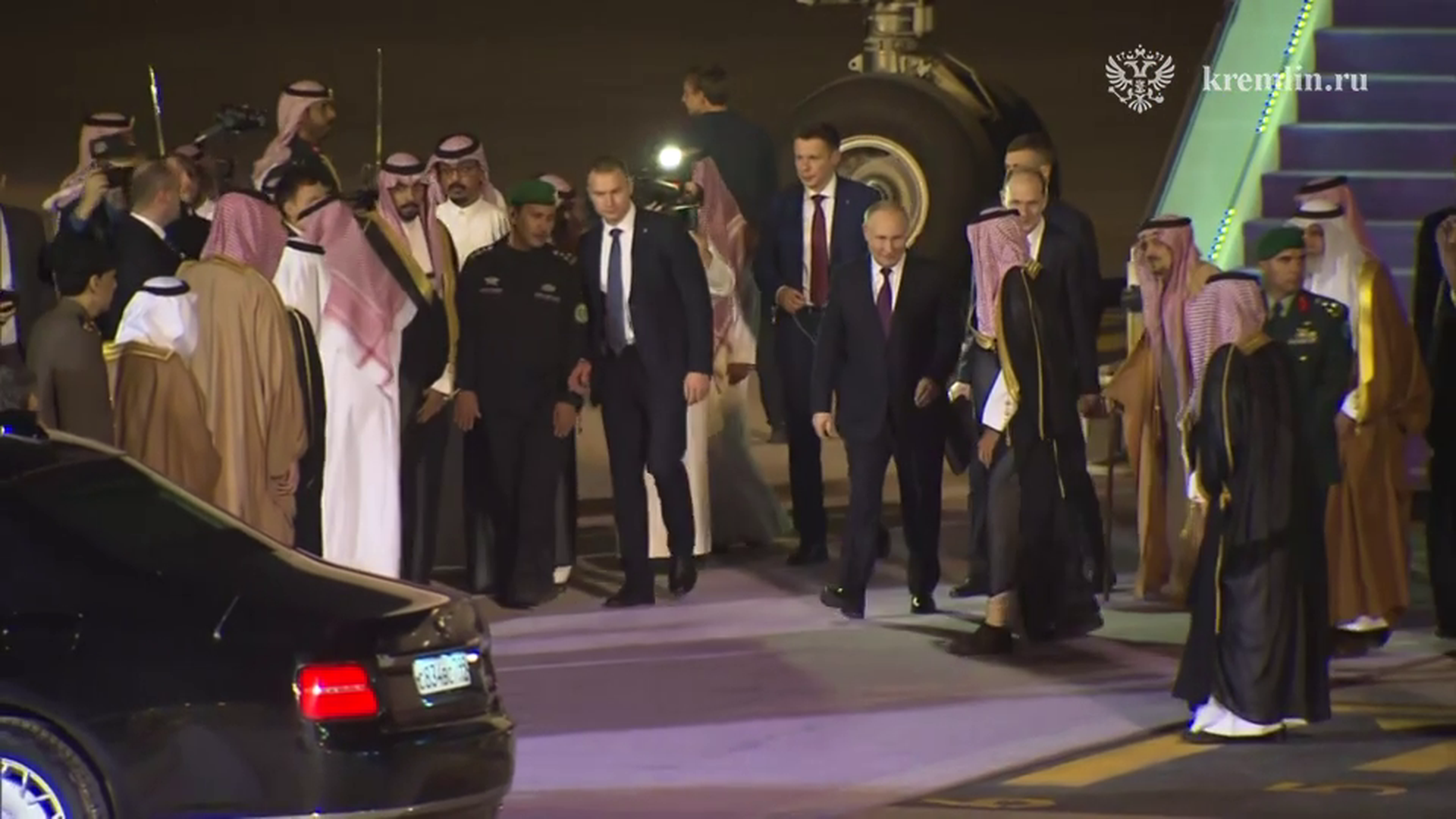Филиппо: президента России Путина встретили с особыми почестями в Саудовской Аравии