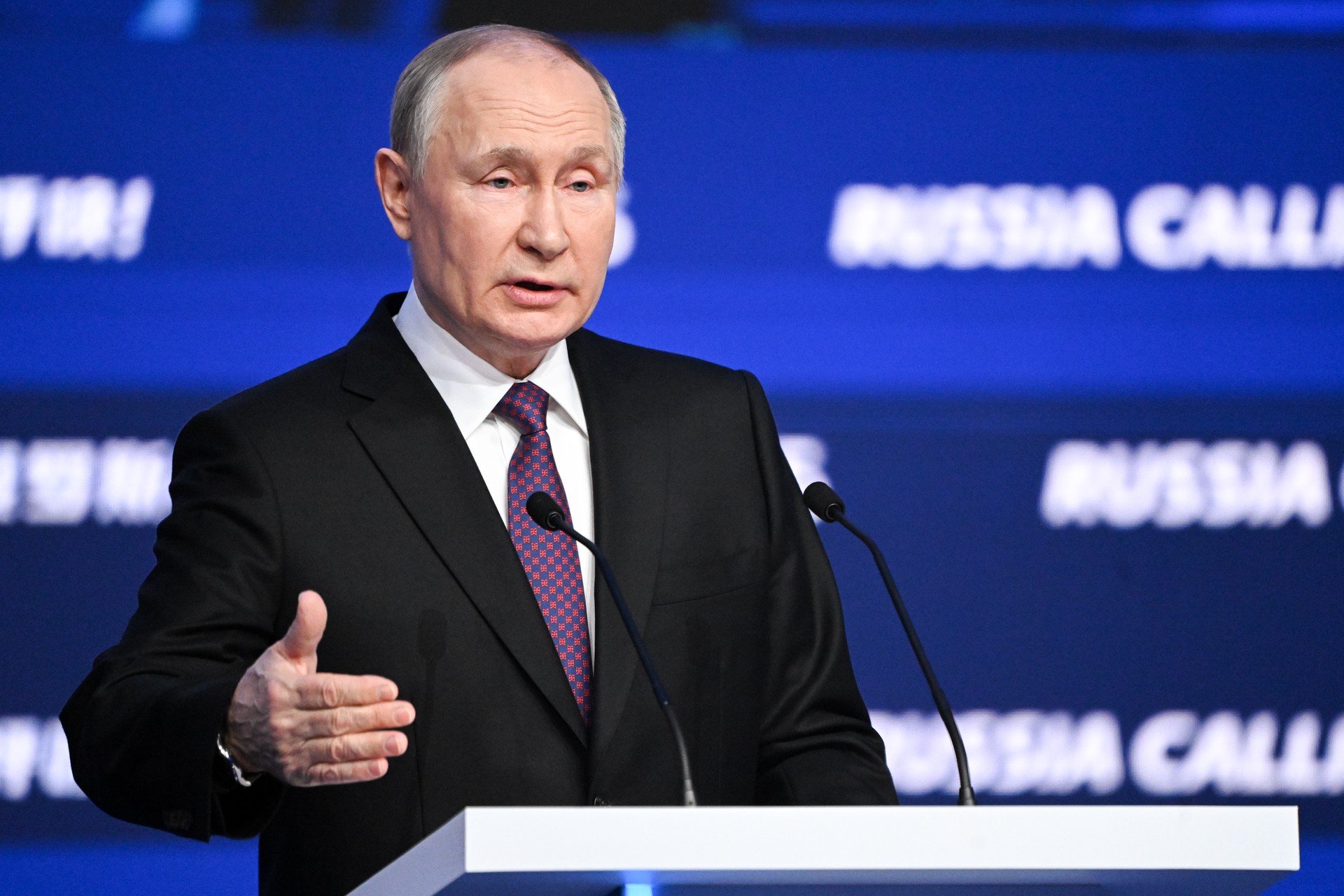 СМИ: Путин триумфально вернулся на мировую арену 