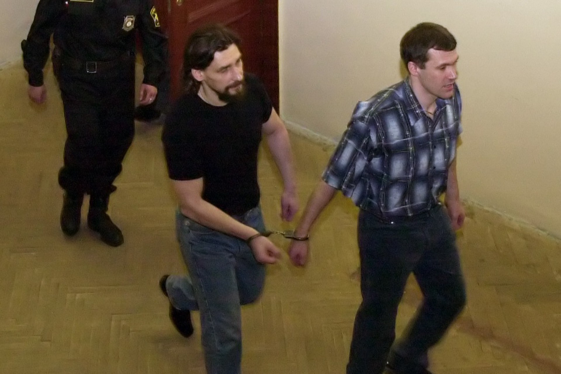 Убийца депутата Галины Старовойтовой попросил отпустить его на свободу