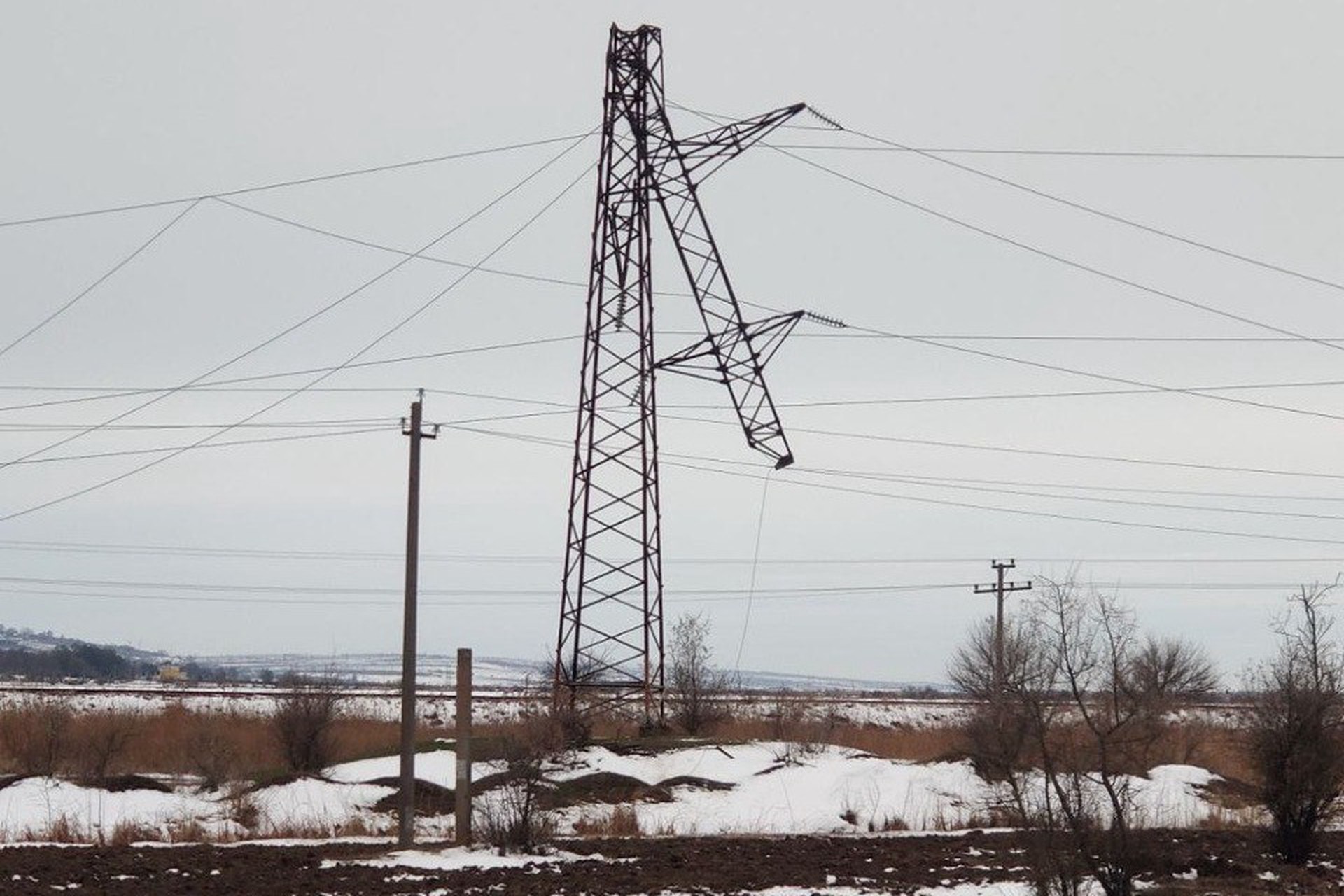 В «Укрэнерго» сообщили о повреждении ТЭС на востоке Украины