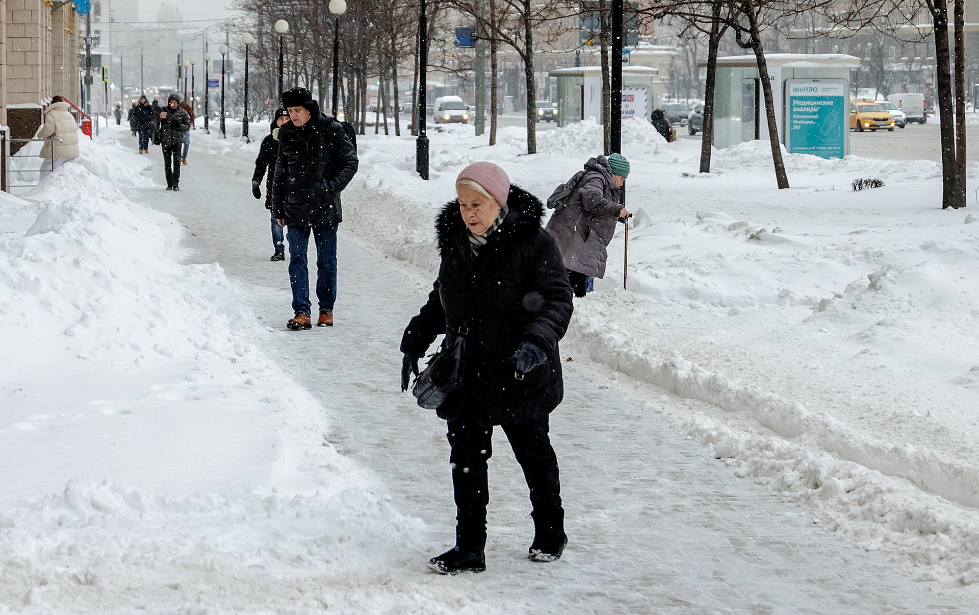 В Гидрометцентре рассказали, когда в Москве закончится снегопад и начнётся потепление