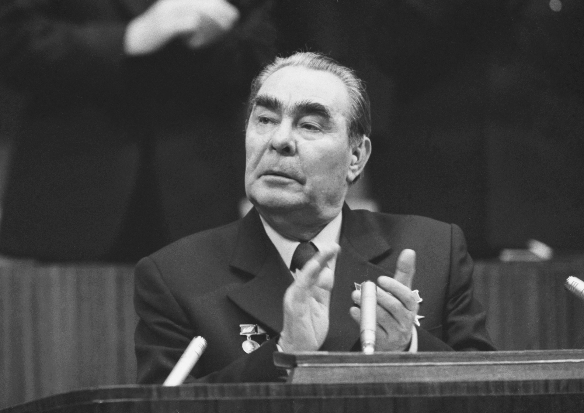 Власти Днепра лишили Брежнева звания почётного гражданина города