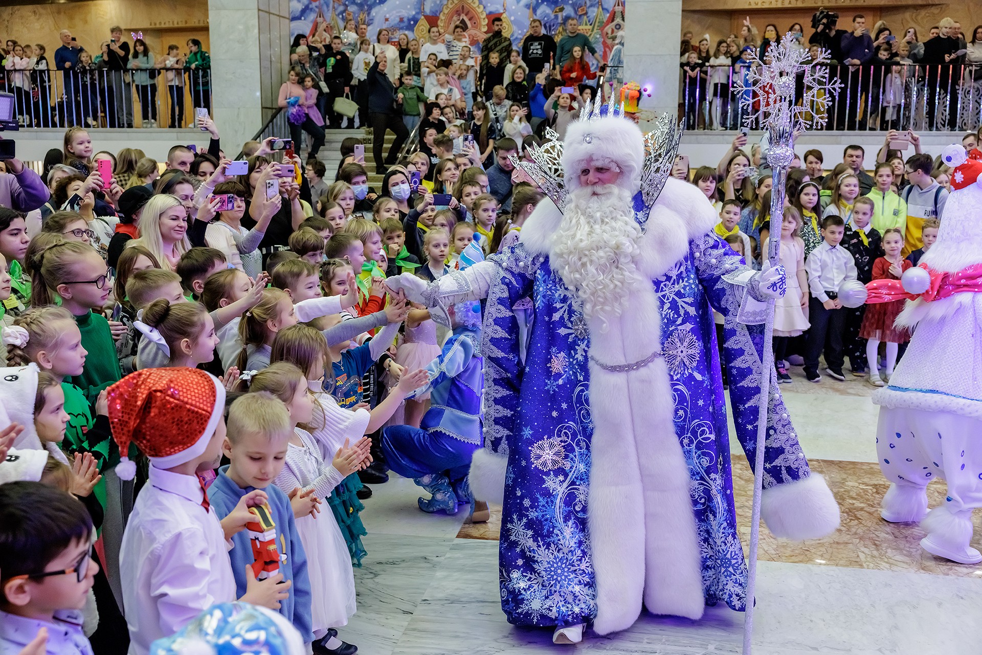 Родителям объяснили, почему детям важна вера в Деда Мороза