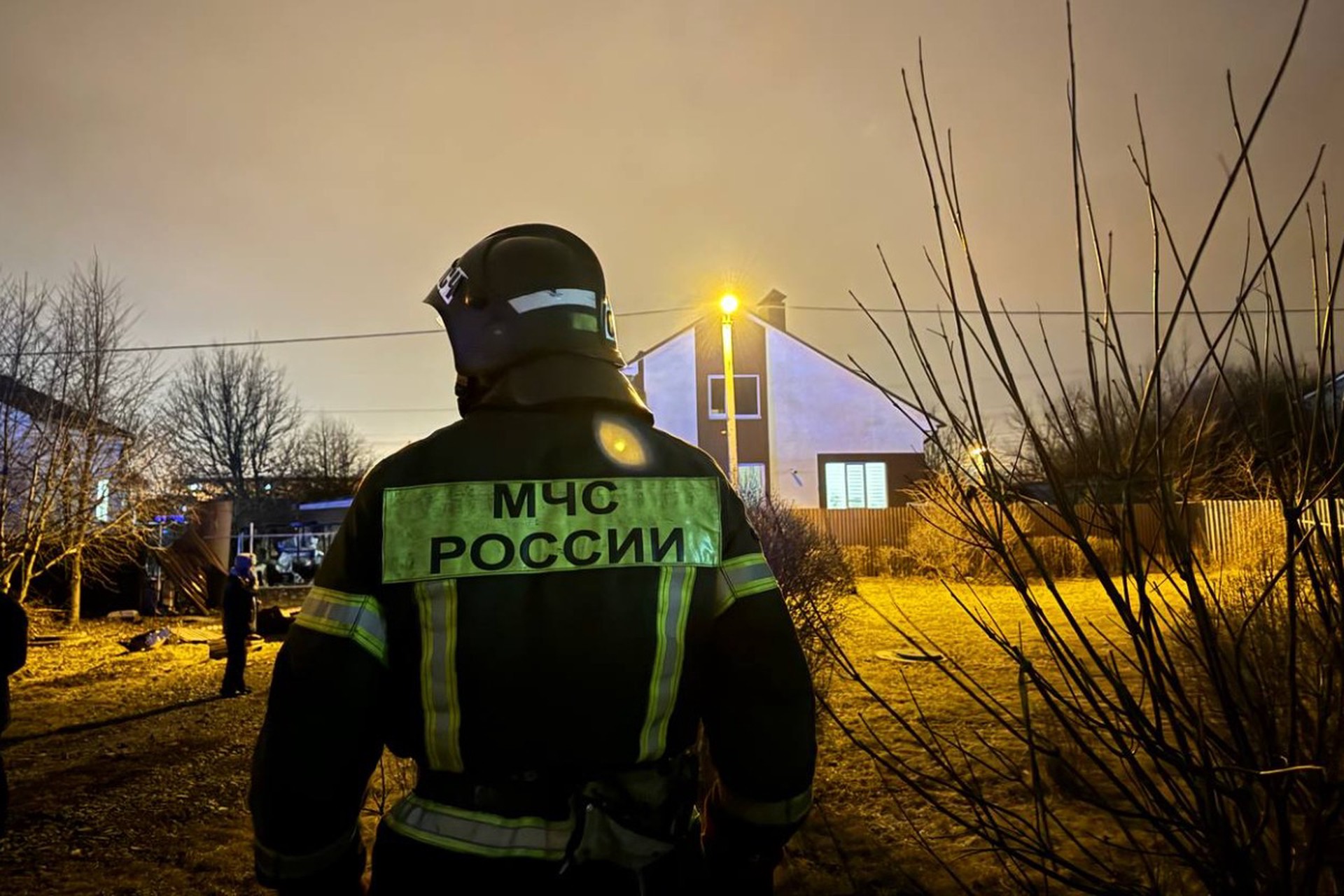 Губернатор Бочаров: Обломки сбитого беспилотника ВСУ подожгли Волгоградский НПЗ