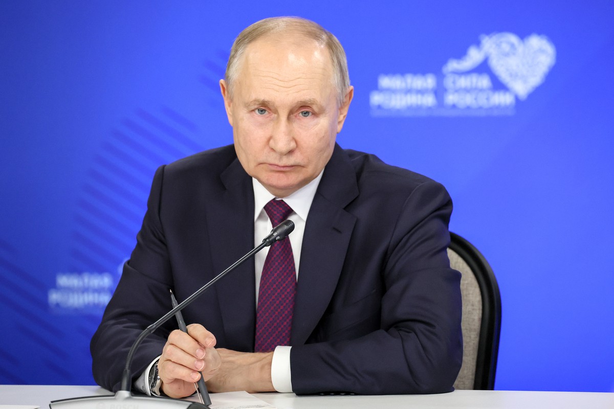 Путин рассказал анекдот про сыр с голубой плесенью и сосиски