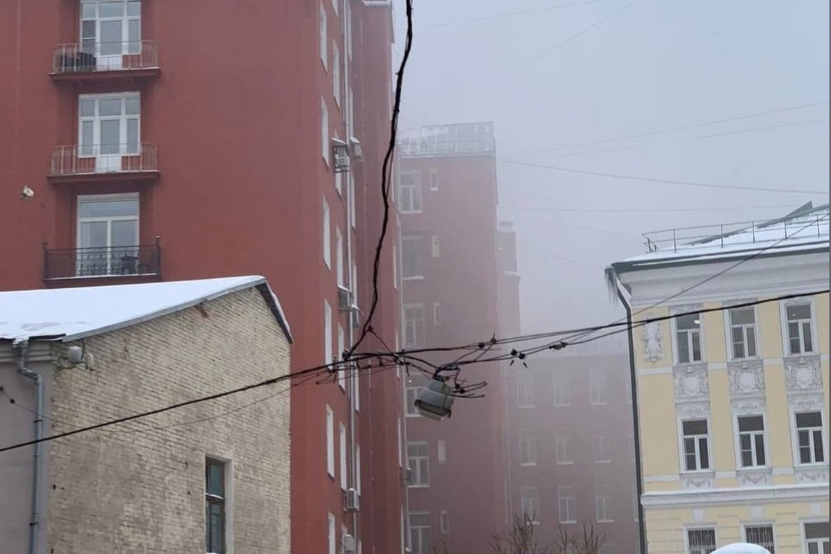 В Москве горит здание ансамбля католической церкви XIX века