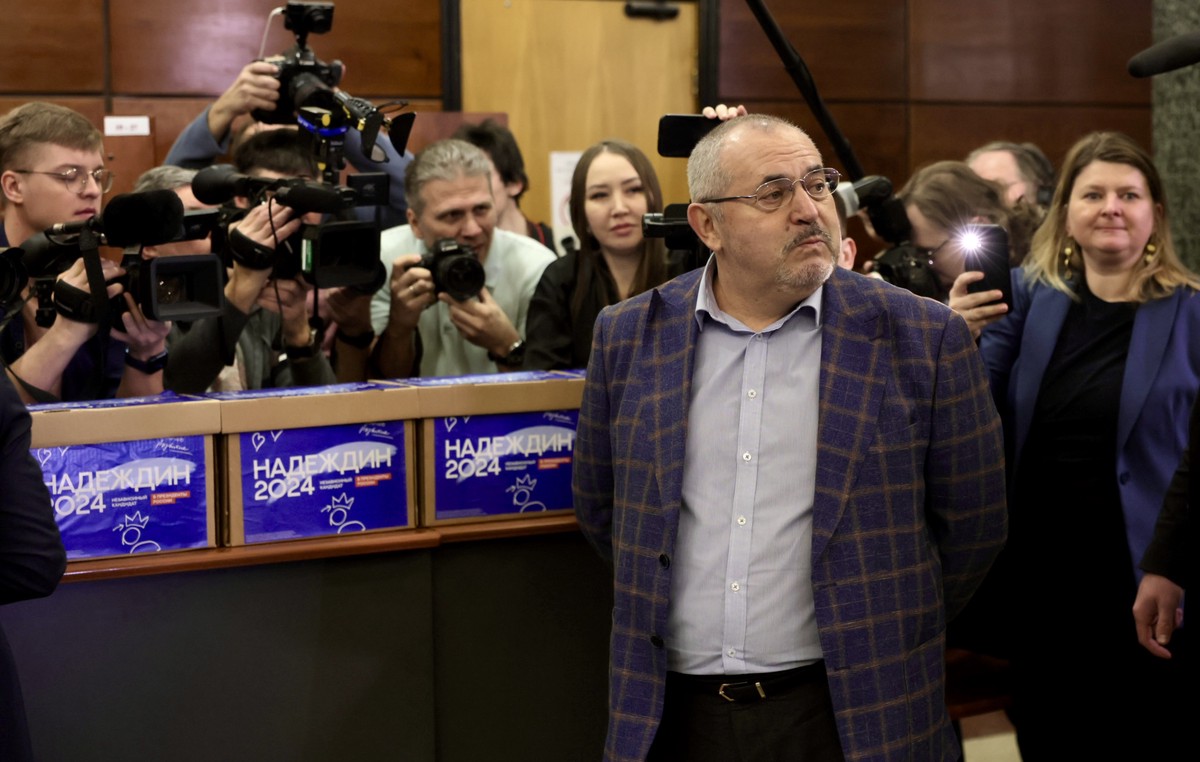 Надеждин сдал подписи для регистрации на выборах президента