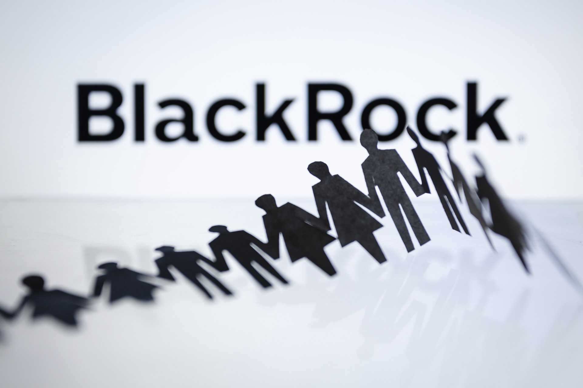 Чёрный оскал BlackRock: чем опасна корпорация, которой продала себя Украина