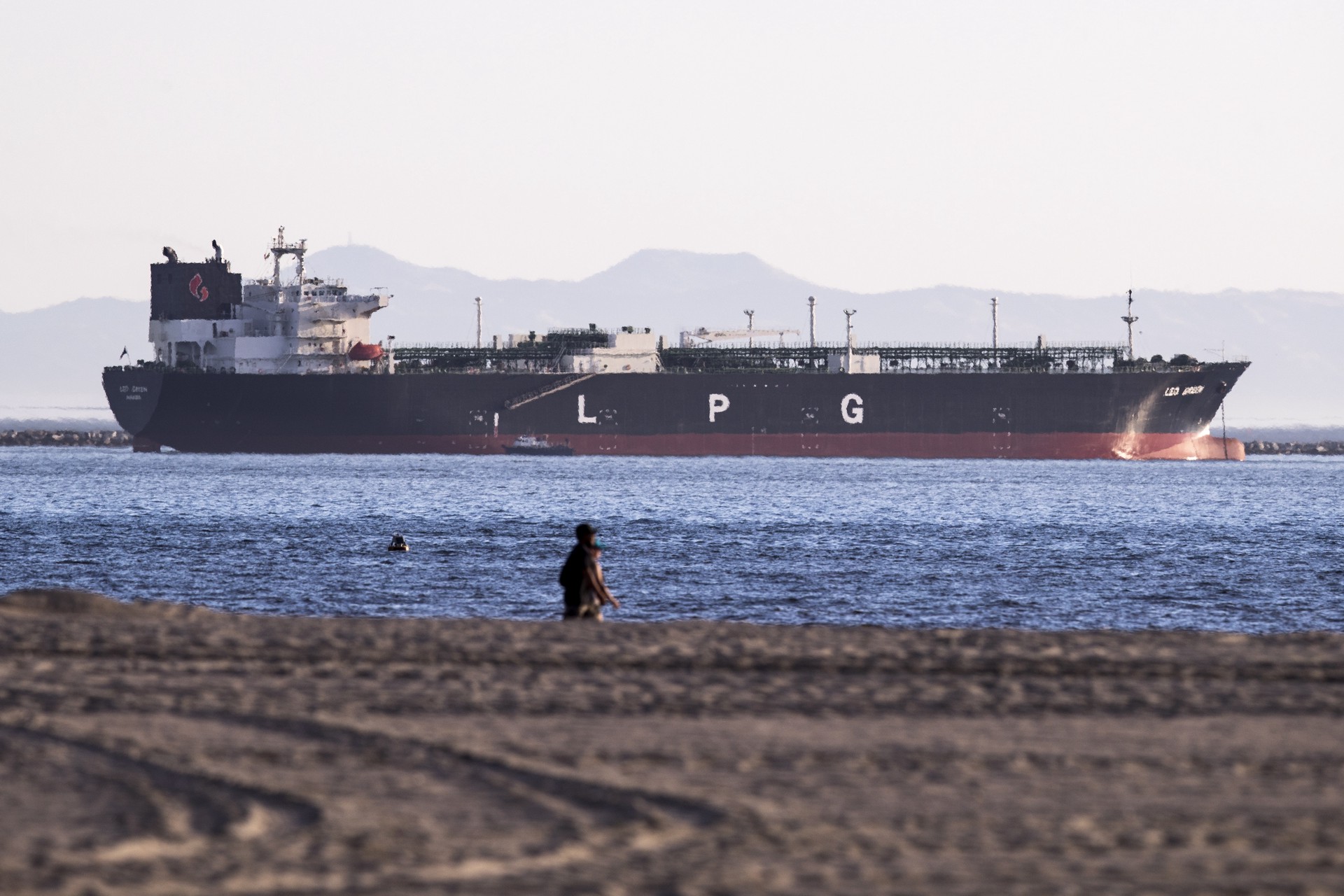 Политолог рассказал о последствиях задержания Ираном нефтяного танкера США в Оманском заливе