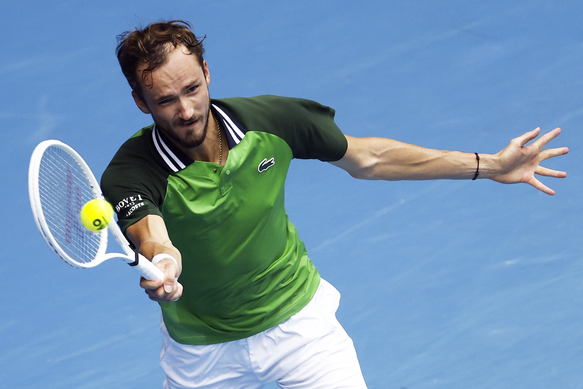 Медведев вышел в полуфинал Australian Open, обыграв поляка Хуркача