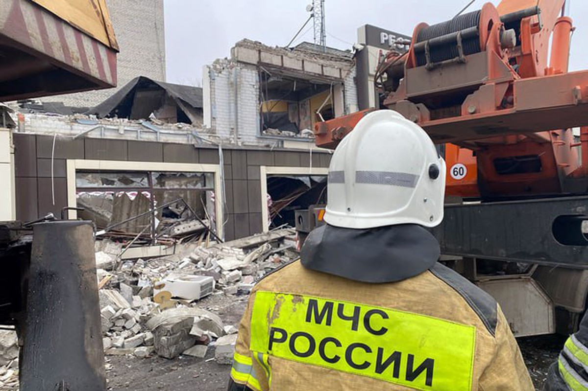 При обстреле пекарни в Лисичанске погибли два человека