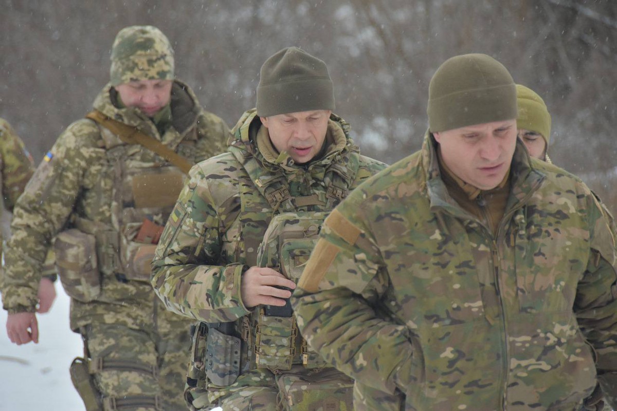 Главком ВСУ Сырский заявил о выводе войск из Авдеевки