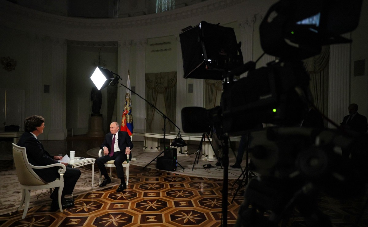 Во Франции интервью Путина Карлсону назвали прорывом информационной блокады Запада
