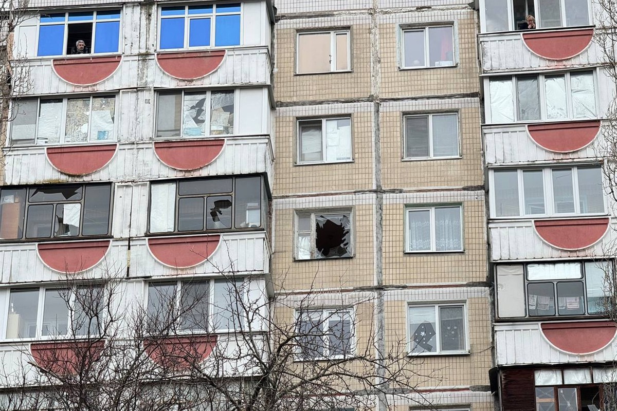 Беспилотник ВСУ атаковал многоквартирный дом в Белгороде
