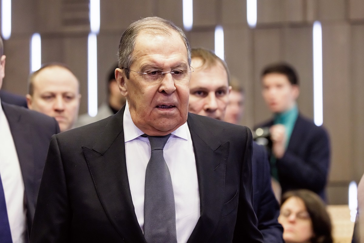 Лавров заявил, что собирается посетить представительства МИД РФ в Донбассе