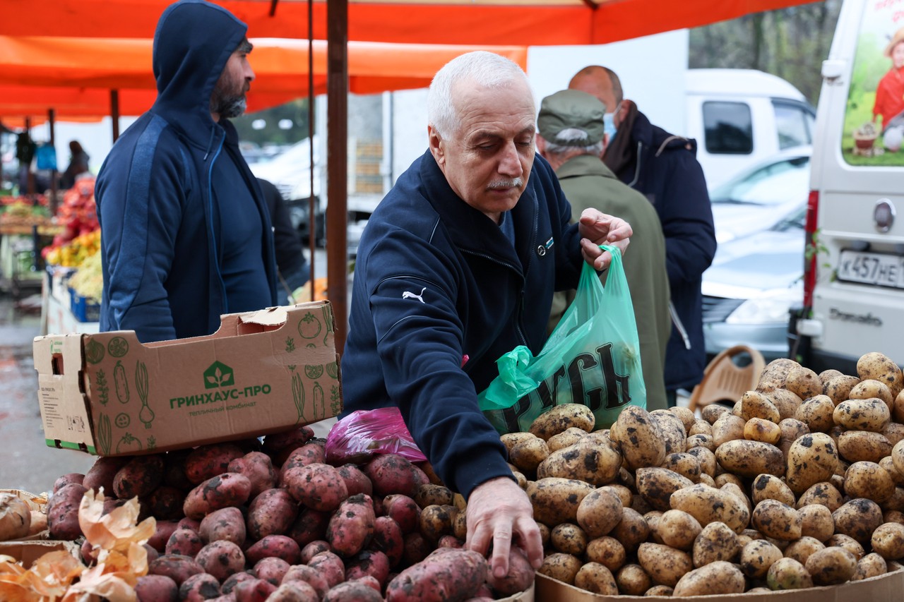Глава Союза потребителей заявил, что продуктовые рынки являются главным источником «просрочки» в РФ