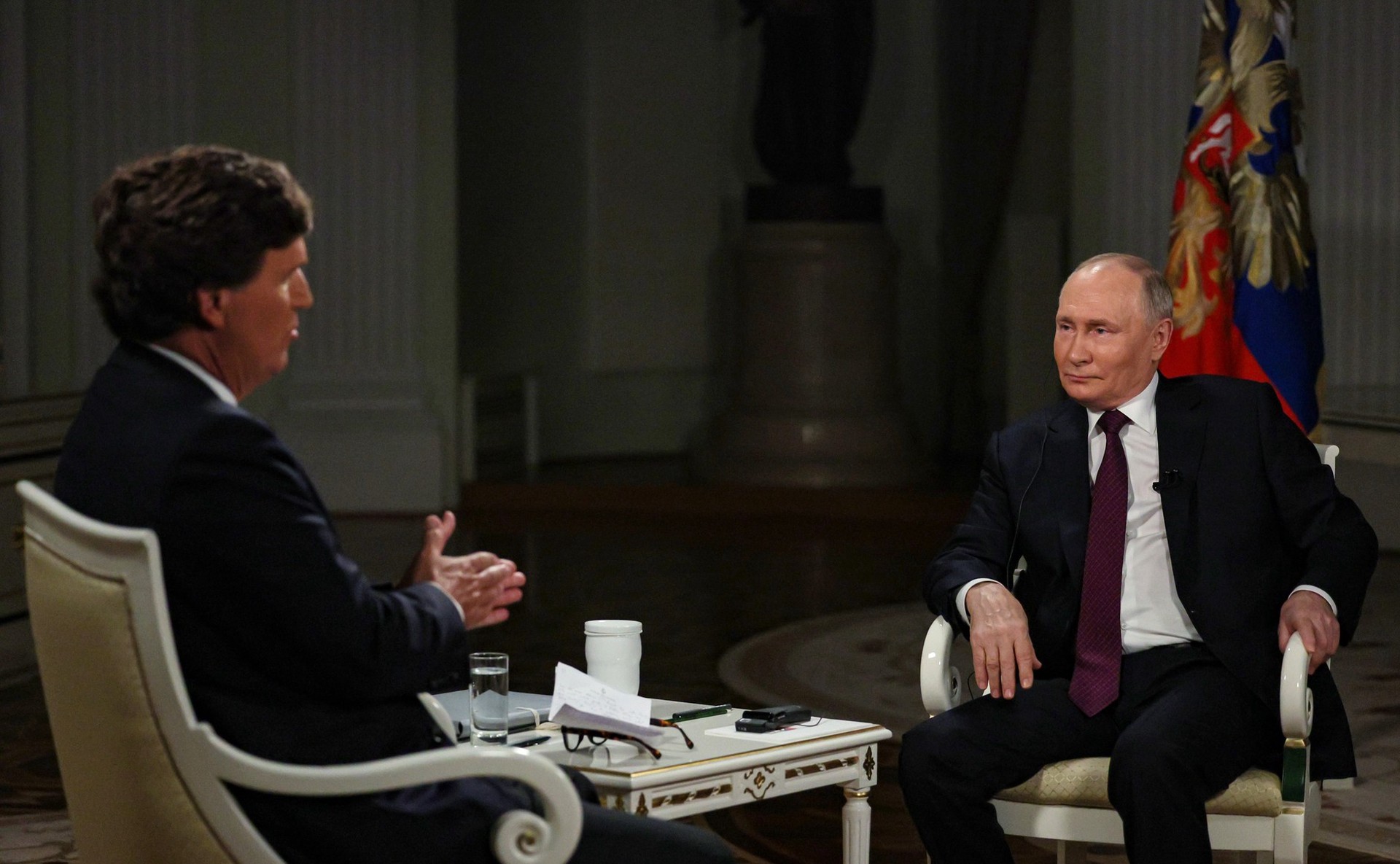 Политолог Сипров рассказал, чем похожи интервью Карлсона с Дуровым и Путиным