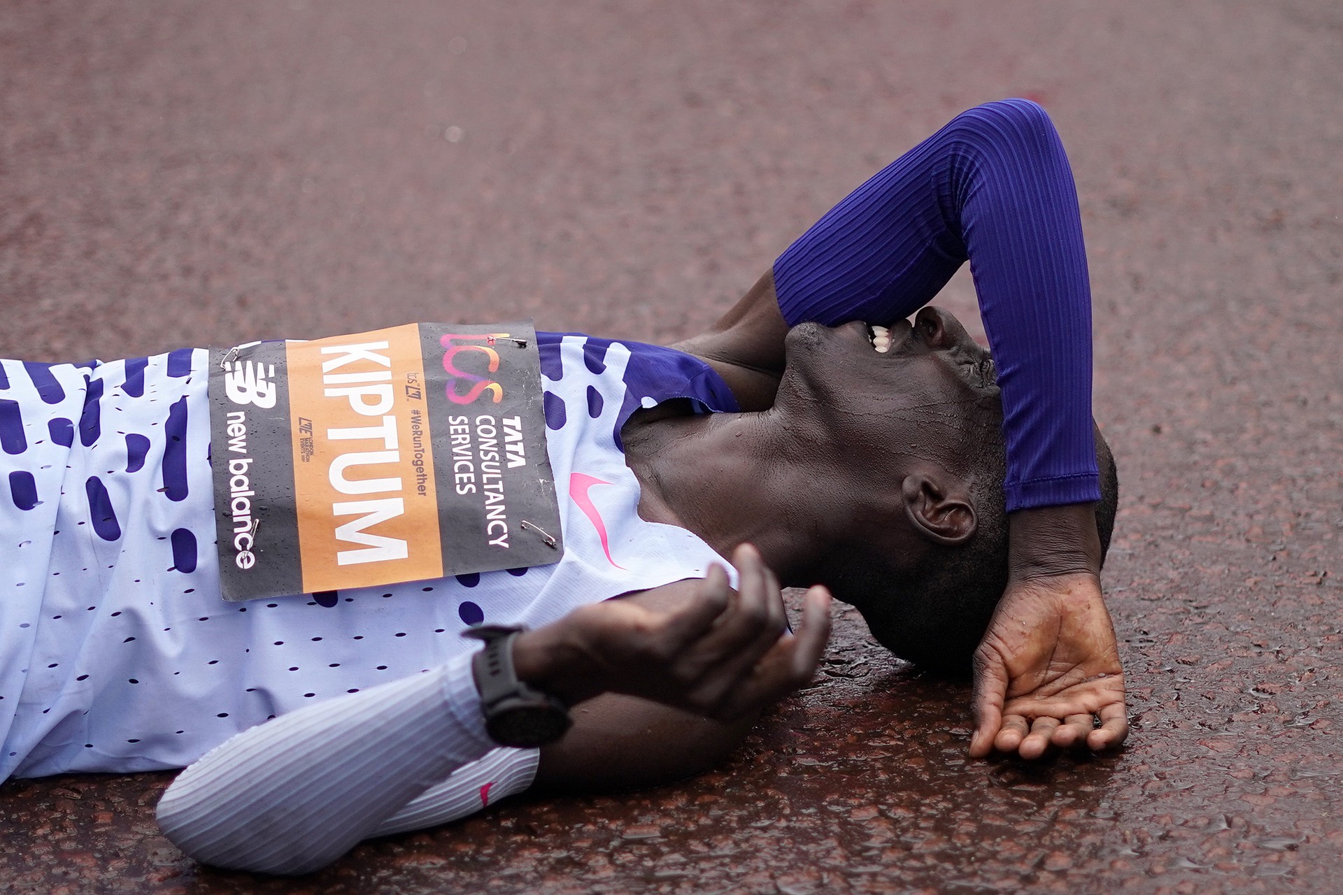 Мировой рекордсмен в марафоне Келвин Киптум погиб в автокатастрофе