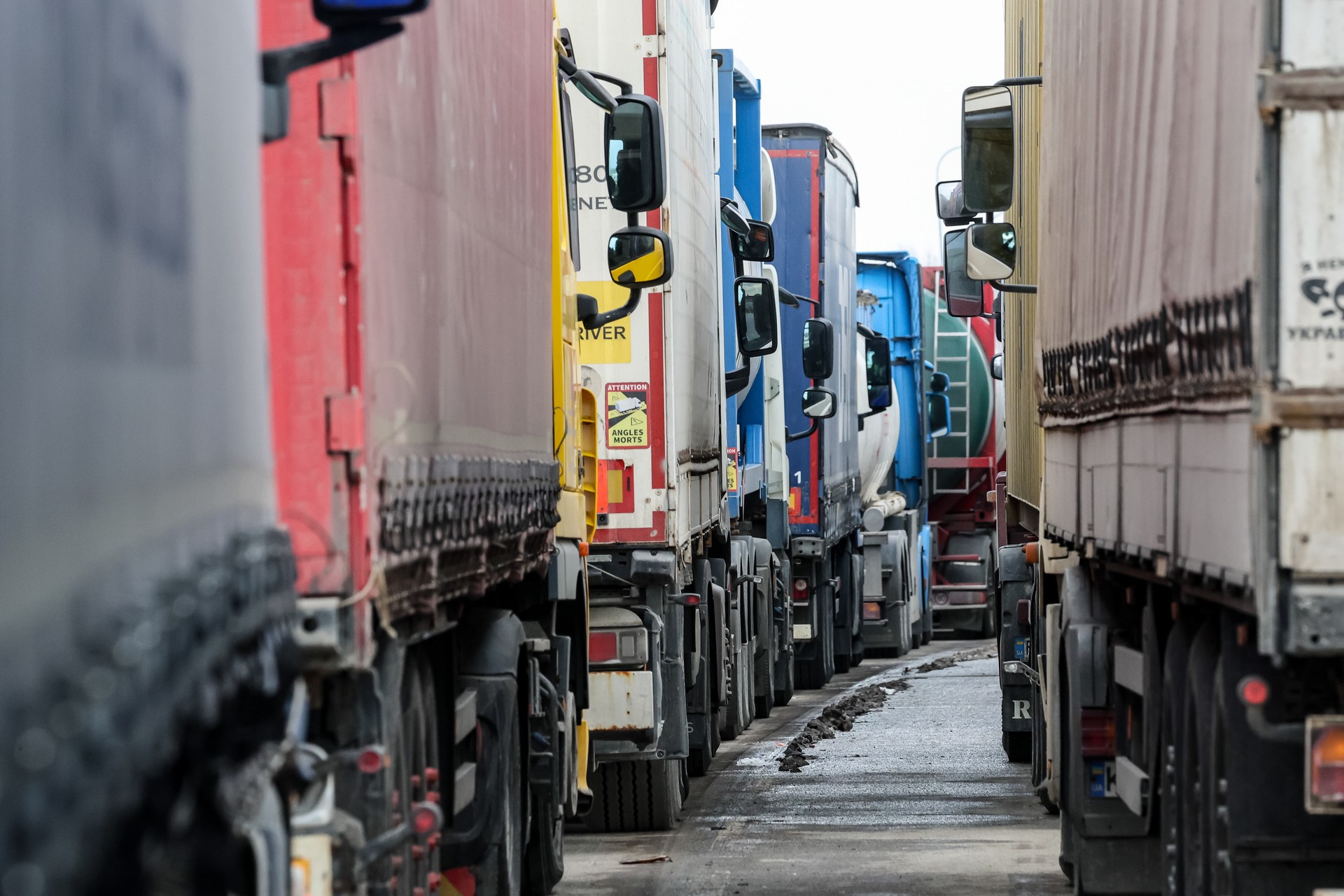 ФТС: Литва возобновила приём грузовиков 