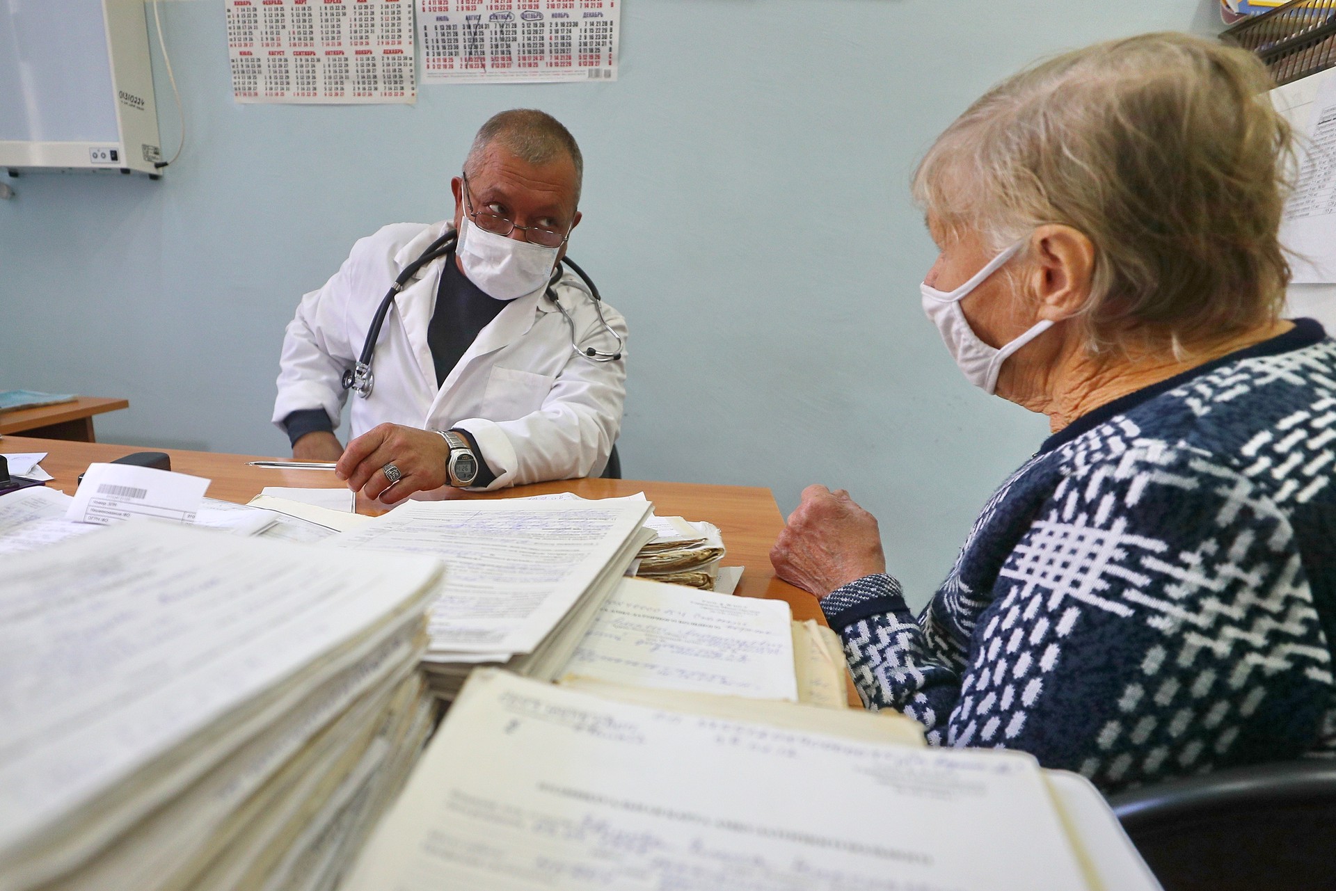 Путин предложил с 1 марта повысить размер выплат медикам в малых городах и сёлах