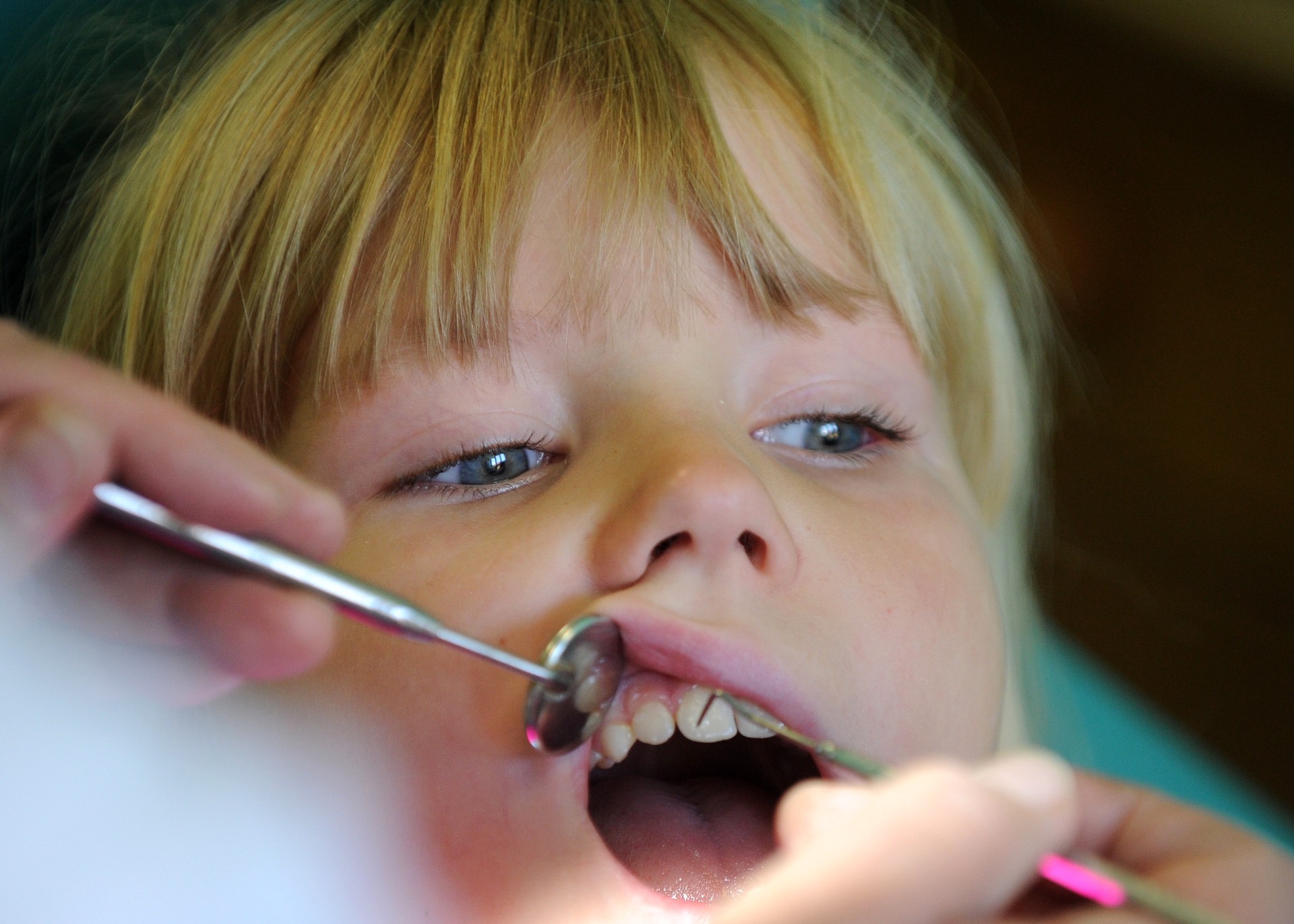 Ребёнок у стоматолога: эксперты рассказали, что должен знать каждый родитель