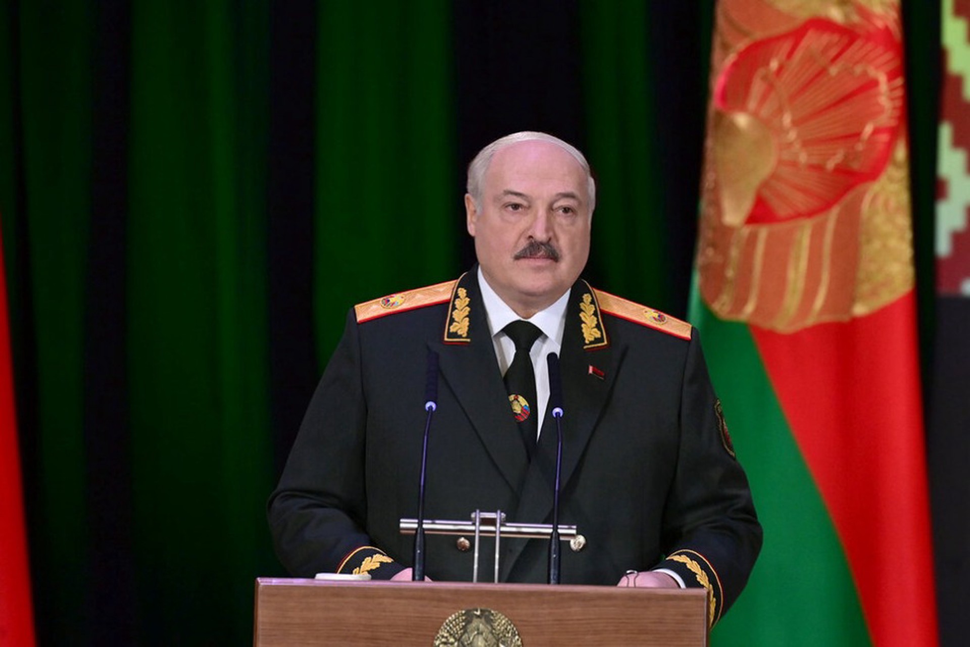 Лукашенко потребовал укрепления КГБ из-за обострённой международной ситуации