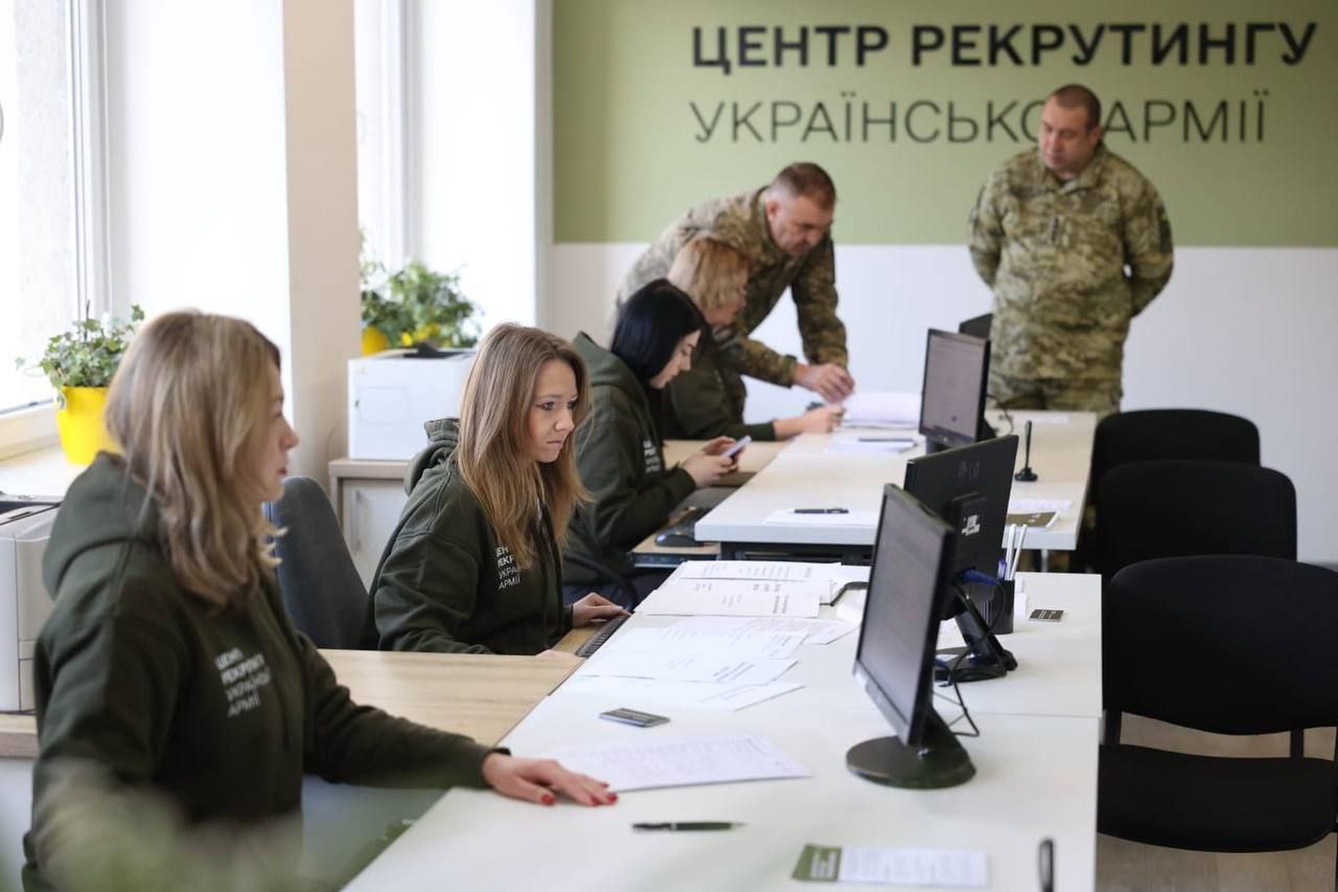 СМИ: В Киеве начали составлять домовые списки военнообязанных