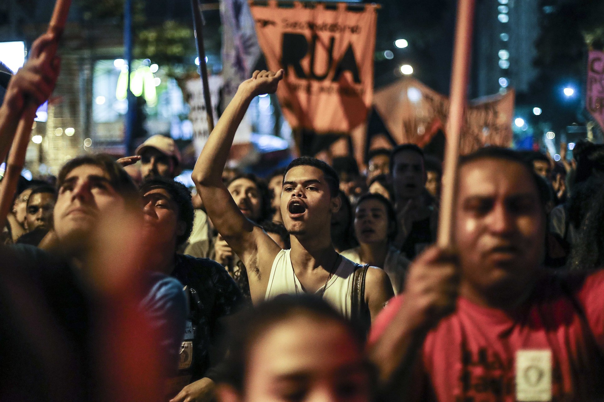 Болсонару не сдаётся: повлияют ли митинги на расстановку политических сил в Бразилии