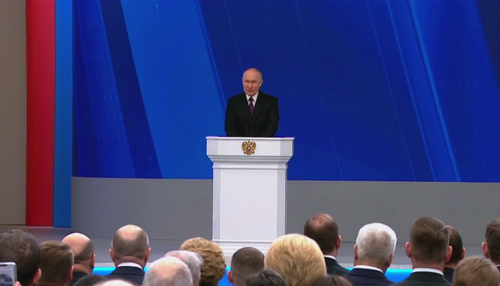 Путин заявил о необходимости списать две трети задолженности регионов по бюджетным кредитам