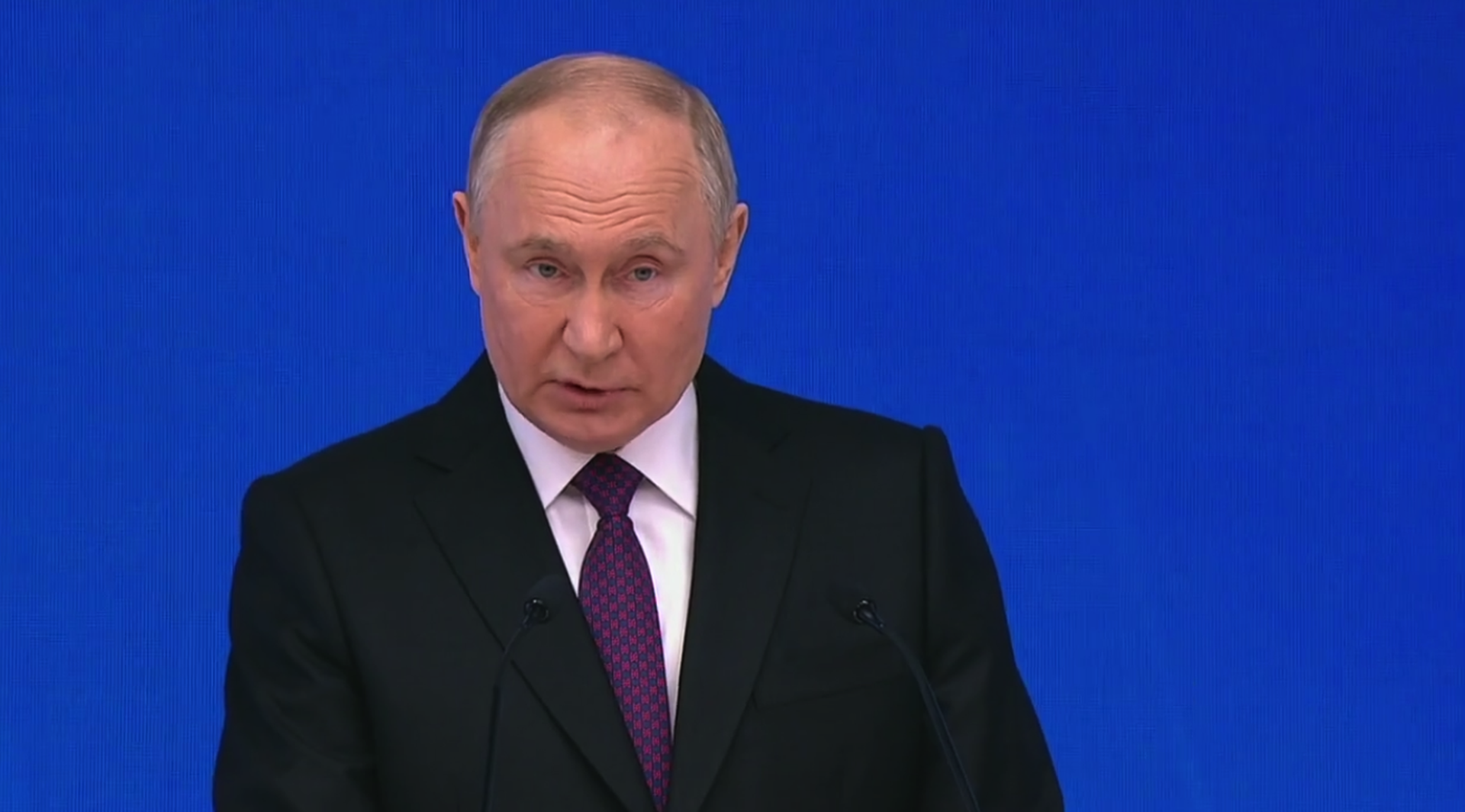 Путин назвал вбросами сообщения о планах России разместить ядерное оружие в космосе
