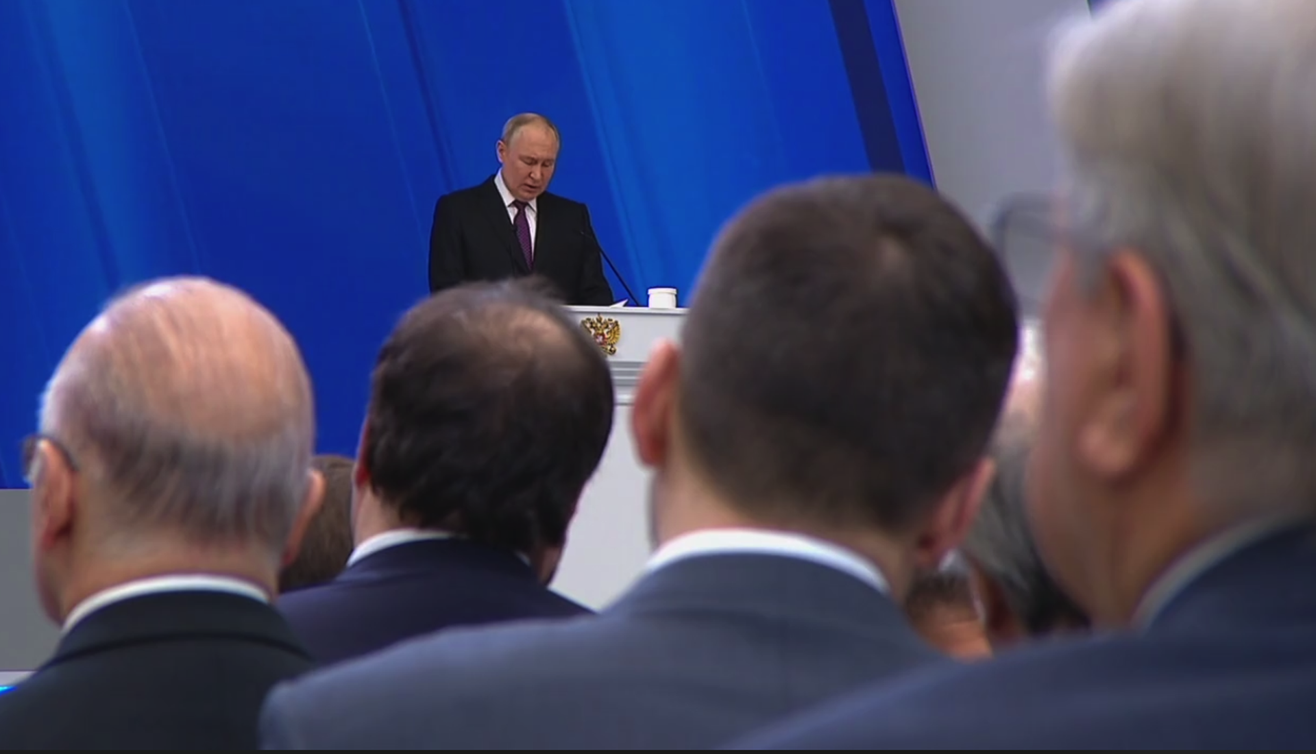 Владимир Путин: Россия никому не позволит вмешиваться в её внутренние дела