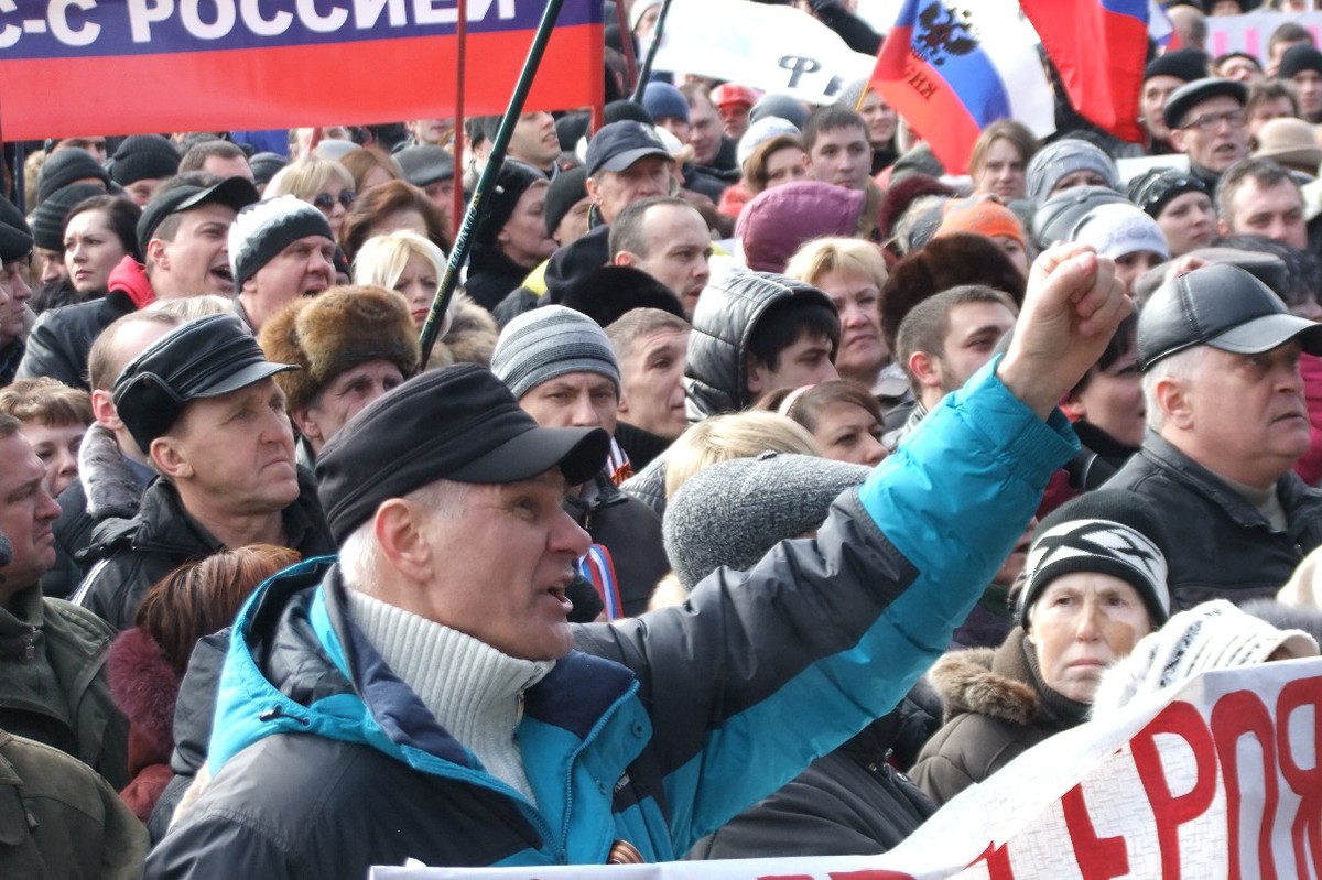 Лето неизбежно: как 10 лет назад поднимались Крым и Донбасс