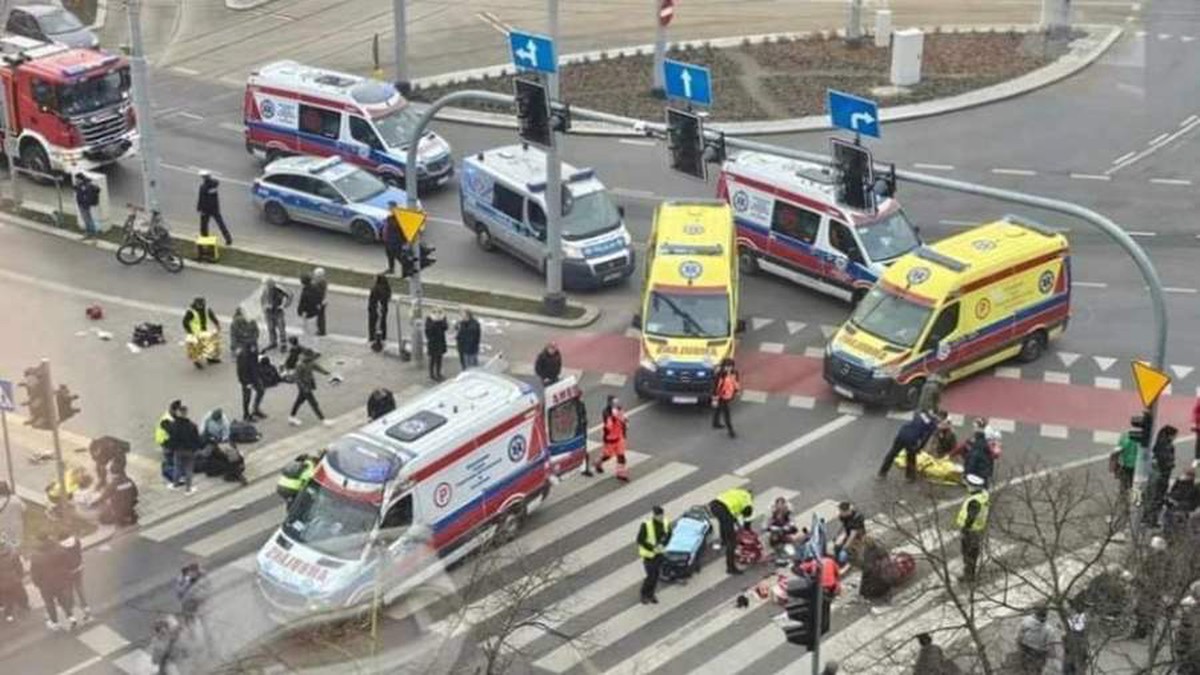 В польском Щецине автомобиль въехал в толпу, 12 человек пострадали