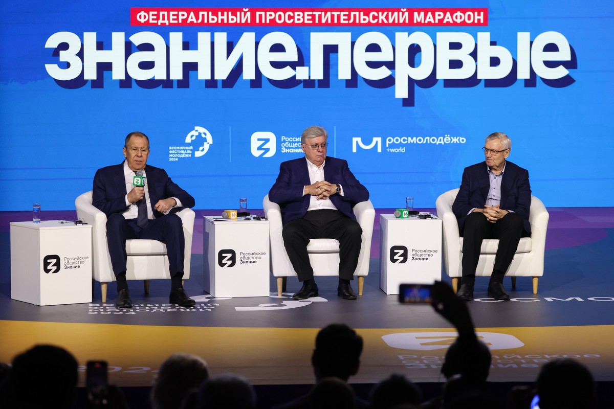 Американский студент рассказал Лаврову о желании прорвать блокаду и антироссийские санкции США